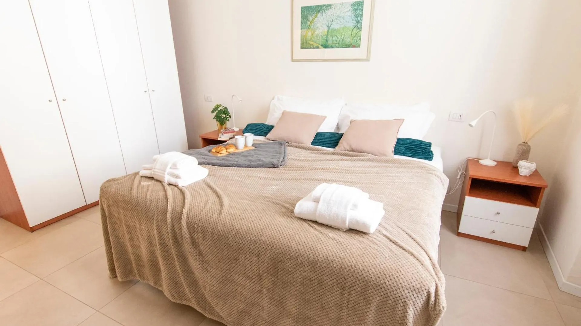 Luxury Apartment Near Duomo Italia 38 Milan Italy