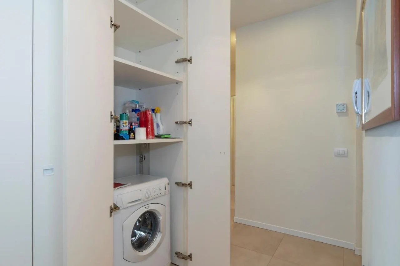 Luxury Apartment Near Duomo Italia 38 Milan