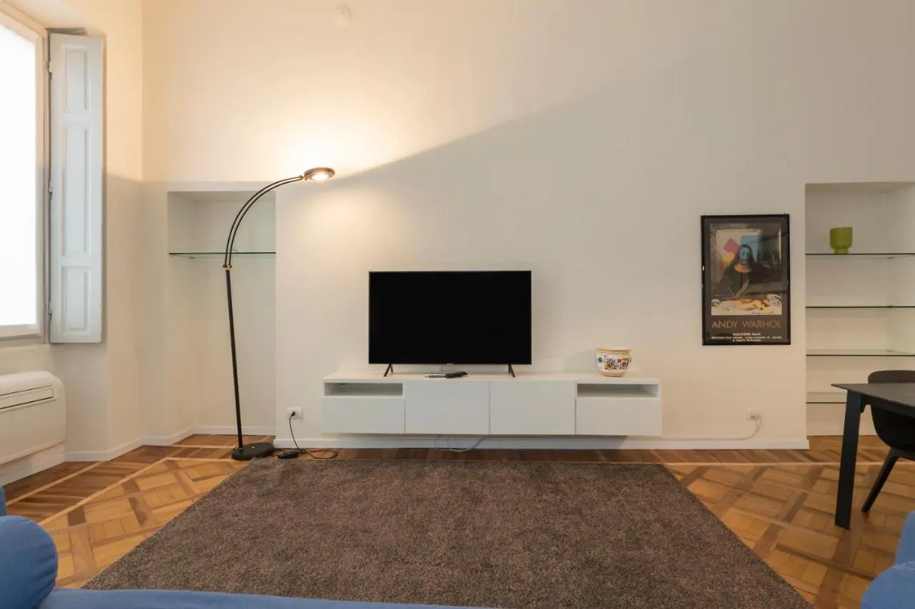 Luxury Apartment Near Duomo Italia 38 Milan