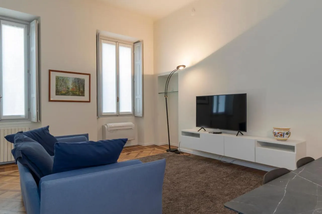 Luxury Apartment Near Duomo Italia 38 Milan Italie